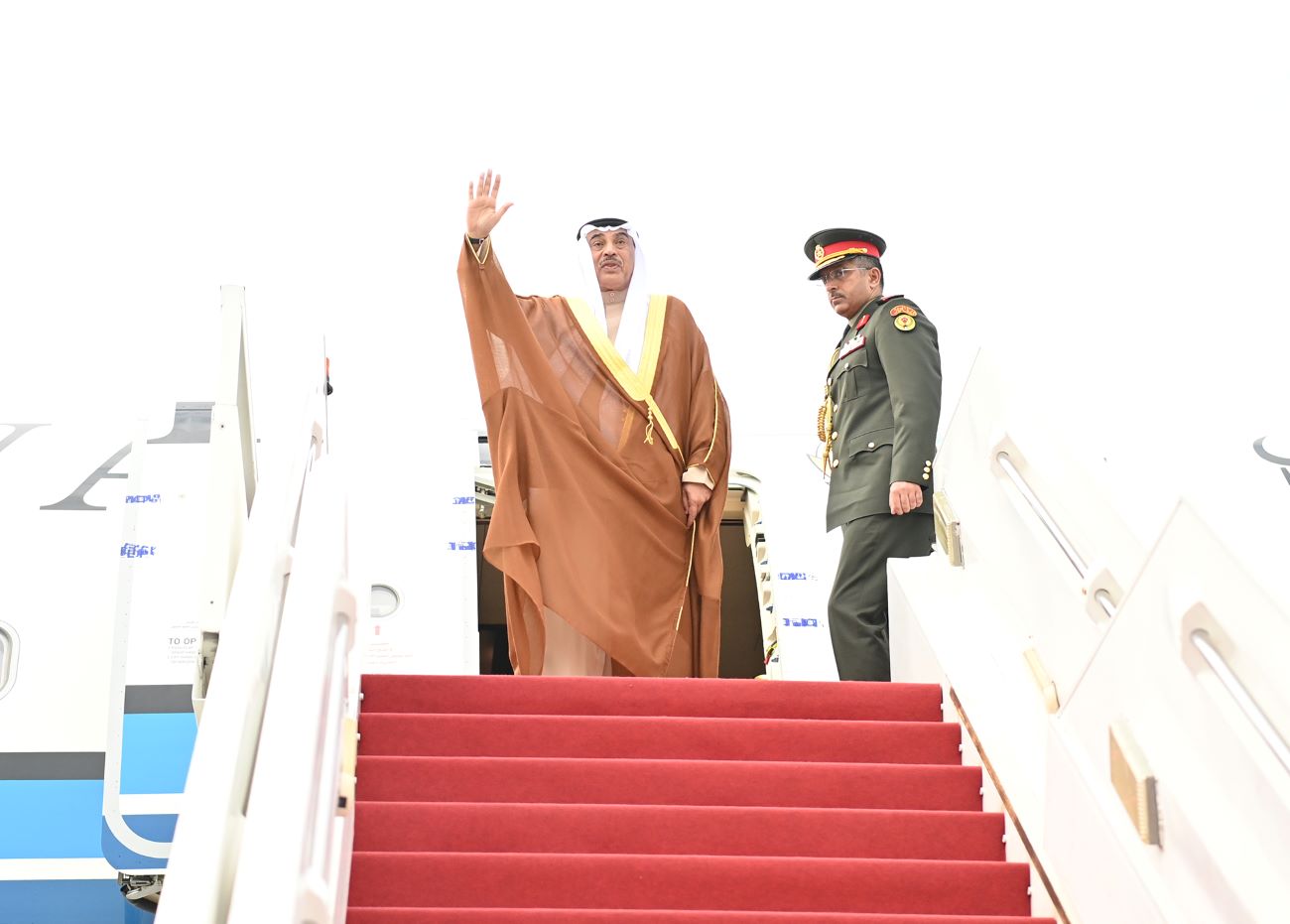 ممثل سمو أمير البلاد سمو ولي العهد يغادر ماليزيا بعد ترؤس سموه وفد دولة الكويت في قمتي (الآسيان والتعاون والصين)