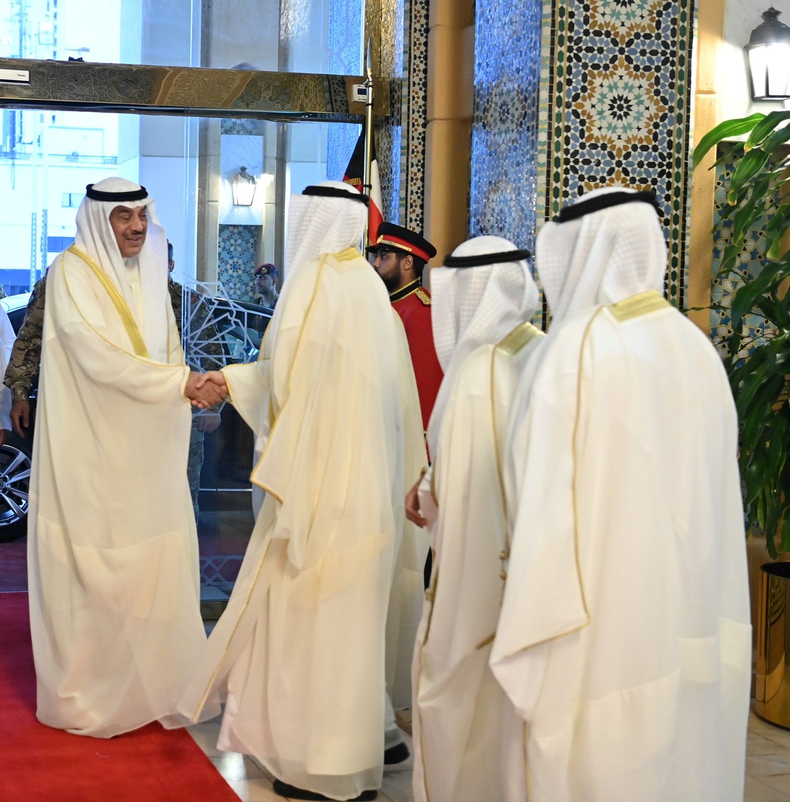 سمو ولي العهد يؤدي صلاة عيد الأضحى المبارك في مسجد الدولة الكبير