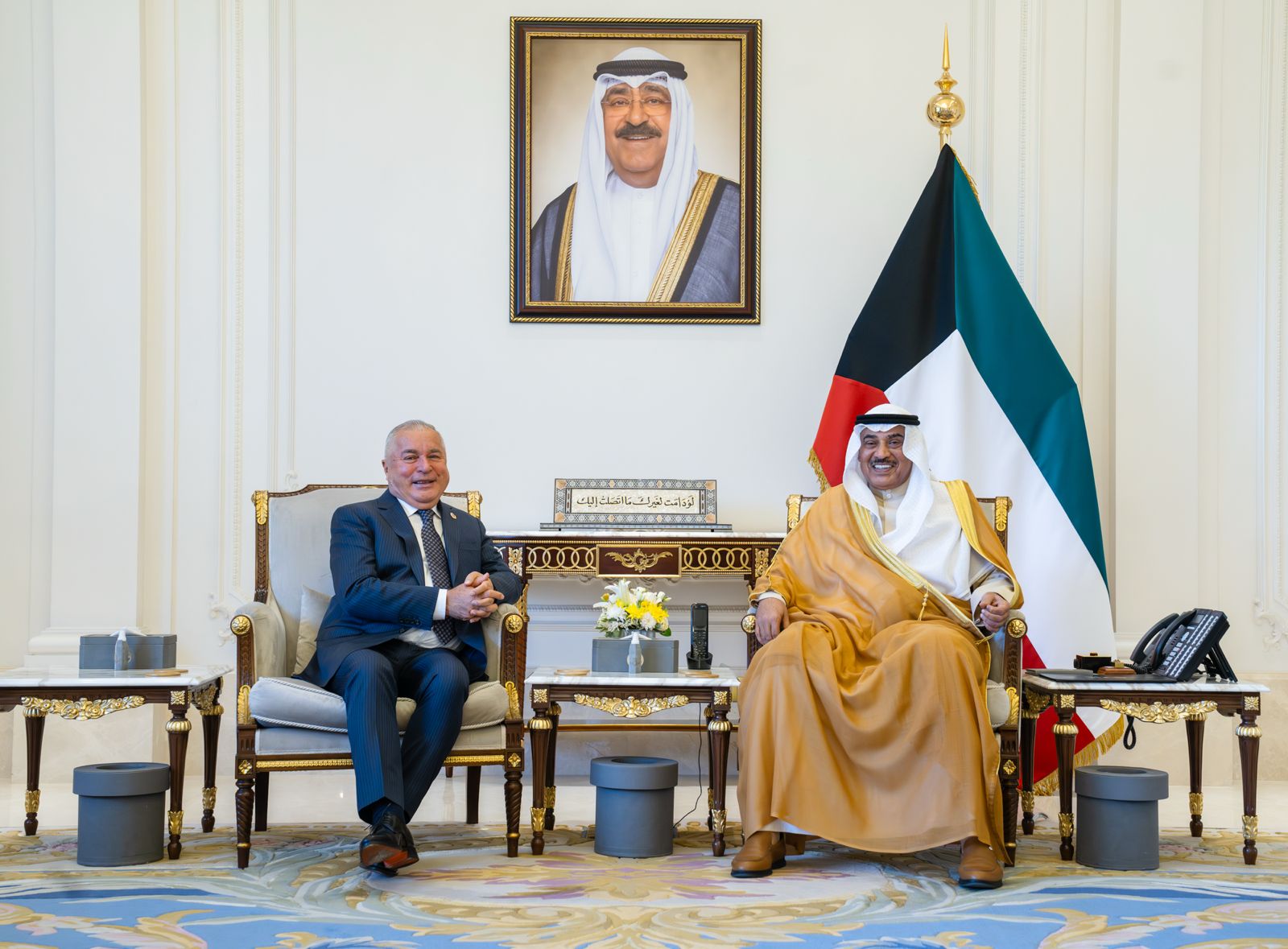 سمو ولي العهد الشيخ صباح خالد الحمد الصباح يستقل سفير جمهورية طاجيكستان الصديقة وعميد السلك الدبلوماسي لدى دولة الكويت د.زبيد الله زبيدزاده وذلك بمناسبة انتهاء فترة مهام عمله سفيرا لبلاده.